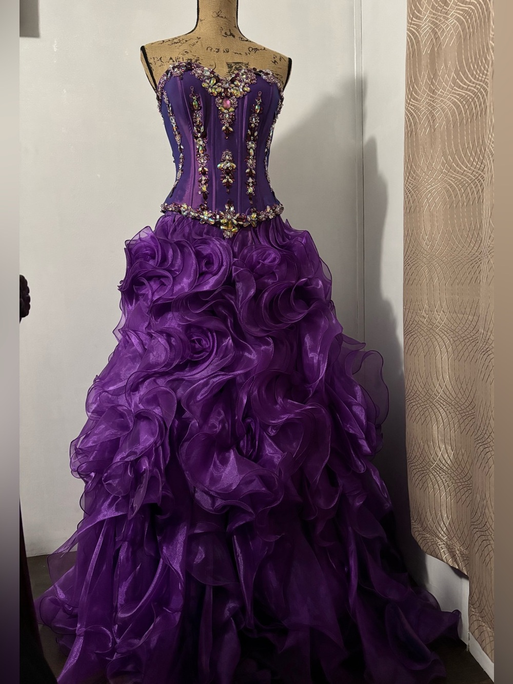 Q By Da Vincy Quinceañera Style Dress Size 8 - Picture 2 of 13